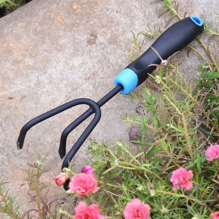 3 Tines Black Carbon Steel Hand Cultivator